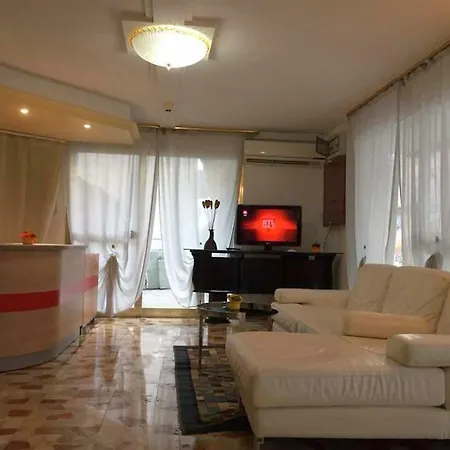 Britta Otel 3*